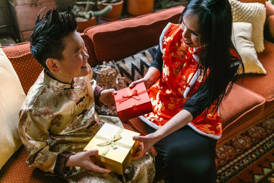 Romantic Gestures: Customized Gift Ideas for Your Girlfriend