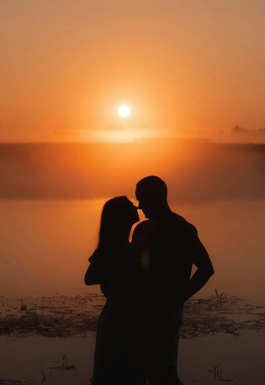 Capture Your Moments: Romantic Picture Gifts for Your Girlfriend