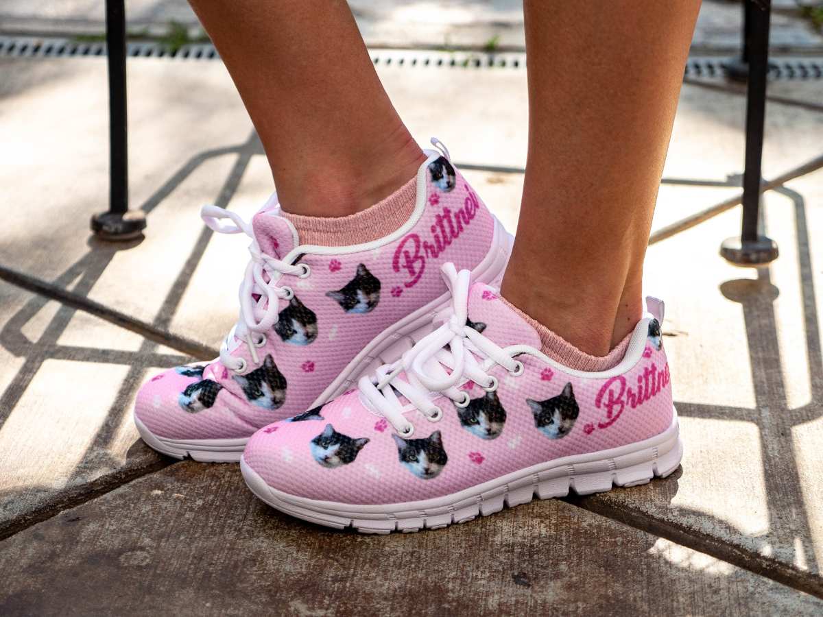 Girl 2025 cat shoes